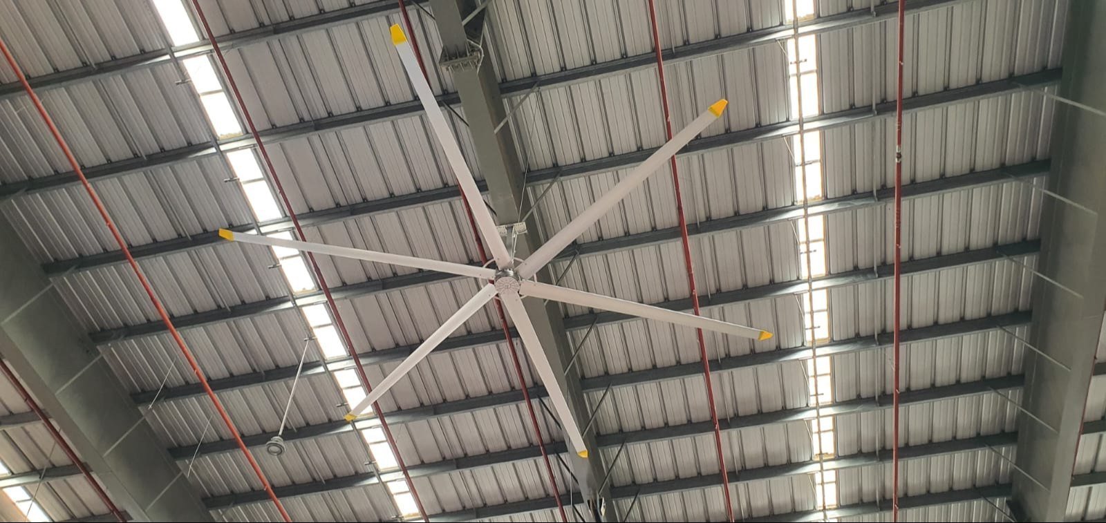 18ft HVLS Fan in Warehouse